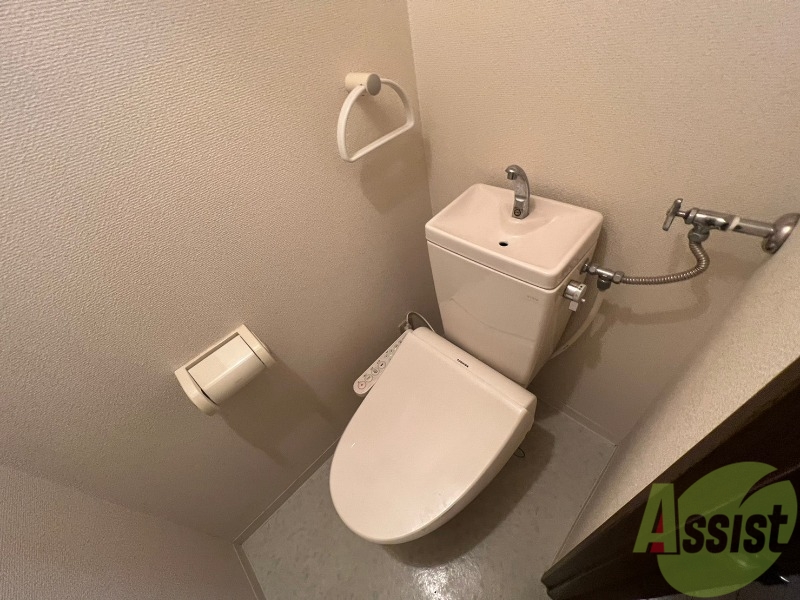 トイレ　こちらはトイレです。清潔感があり、安心して使用できます。