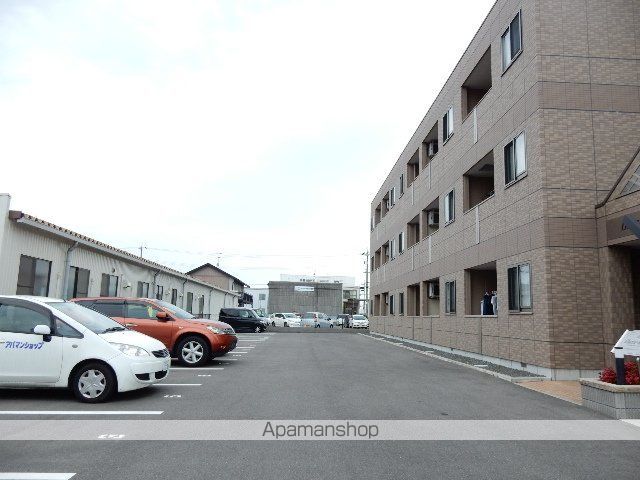 ＪＲ山陽本線 北長瀬駅 バス乗車時間：17分 最寄りバス停で下車 徒歩1分 3階建 築14年のその他写真