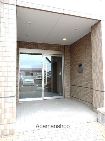 ＪＲ山陽本線 北長瀬駅 バス乗車時間：17分 最寄りバス停で下車 徒歩1分 3階建 築14年の外観写真