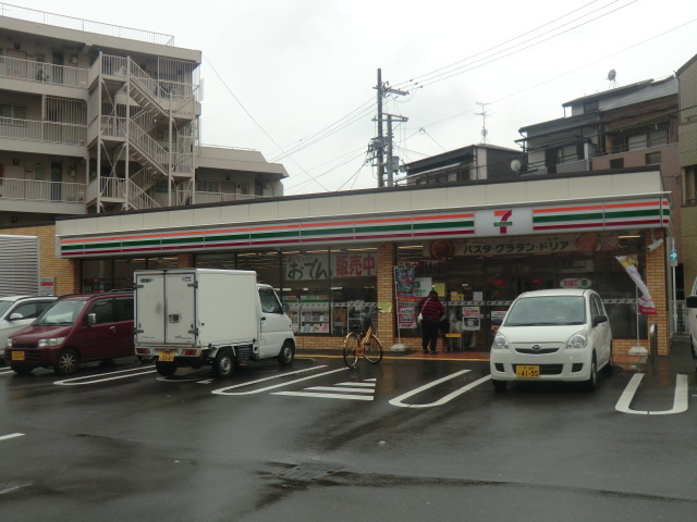 コンビニ　セブンイレブン大阪中川3丁目店（コンビニ）まで712m