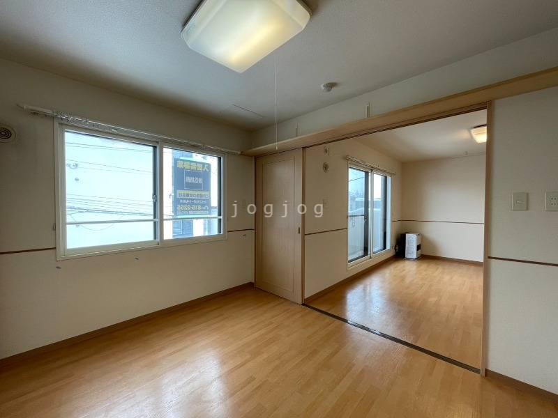 その他部屋・スペース　日当たりの良い明るいお部屋です。