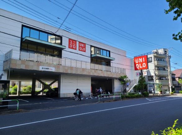ショッピングセンター　ユニクロ王子神谷店（ショッピングセンター）まで416m