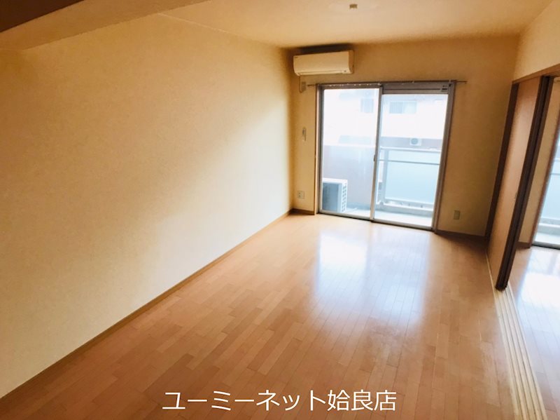 ウエストコーストの居間写真