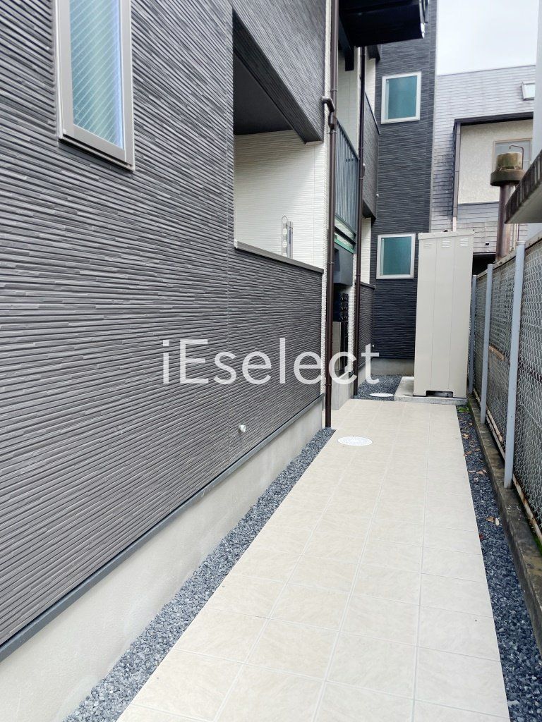 エントランス　お部屋へはこちらから★