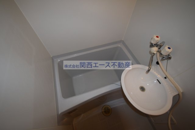 レオパレスフラワリーの風呂写真