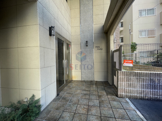 地下鉄御堂筋線 江坂駅 徒歩10分 10階建 築20年の外観写真