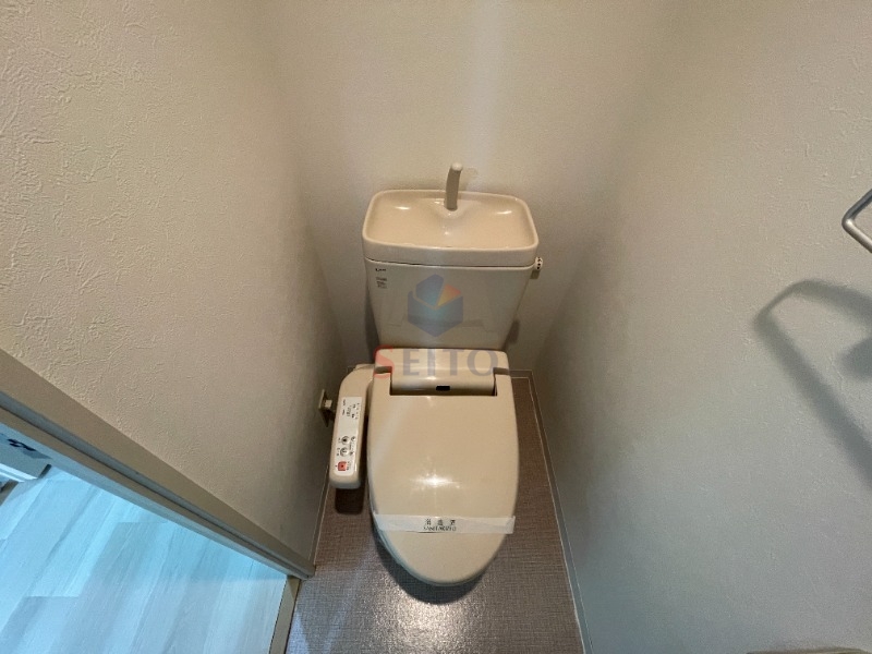 地下鉄御堂筋線 江坂駅 徒歩10分 10階建 築20年のトイレ写真