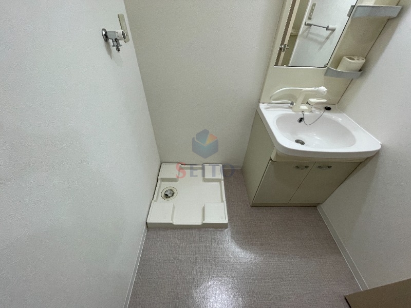 地下鉄御堂筋線 江坂駅 徒歩10分 10階建 築20年の内装写真