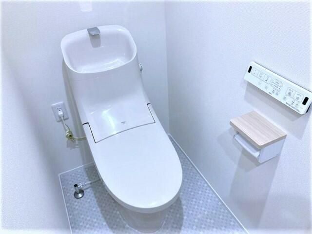 東急池上線 荏原中延駅 徒歩4分 3階建 築5年のトイレ写真