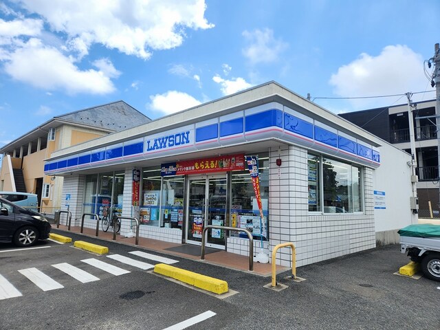コンビニ　ローソン南小泉４丁目店（コンビニ）まで28m