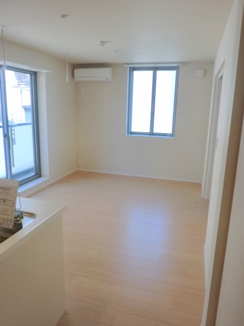 居室・リビング　★キレイなフローリングの角部屋です★