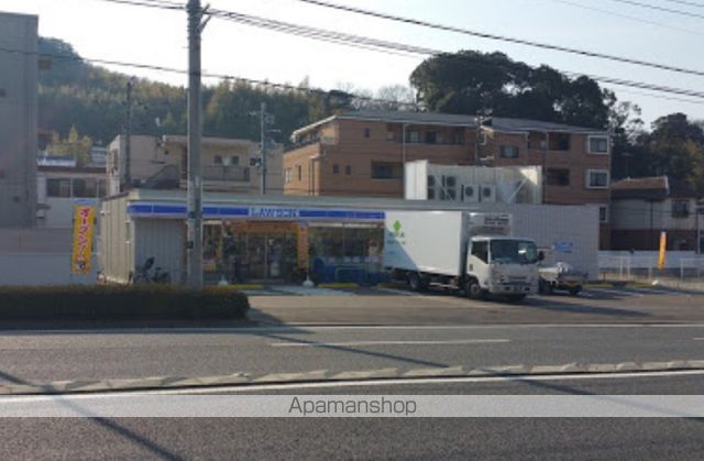 コンビニ　ローソン栄鍛冶ヶ谷一丁目店（コンビニ）まで611m