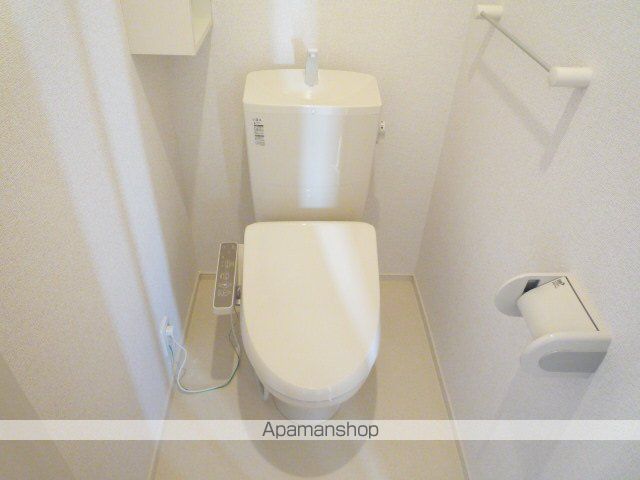 ＪＲ青梅線 小作駅 徒歩20分 3階建 築12年のトイレ写真