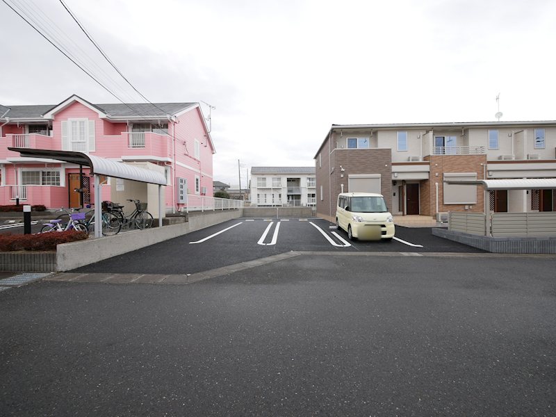 駐車場　敷地内駐車場