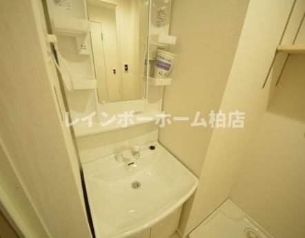 洗面設備　独立洗面台です