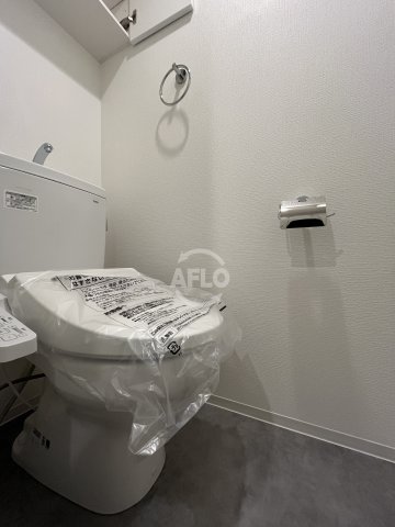 トイレ　セレニテ難波ミラク参番館　トイレ