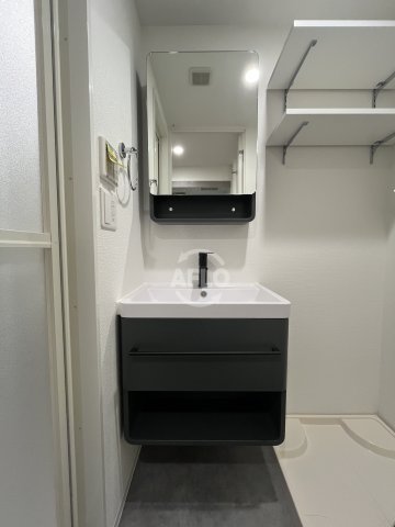 洗面設備　セレニテ難波ミラク参番館　独立洗面台