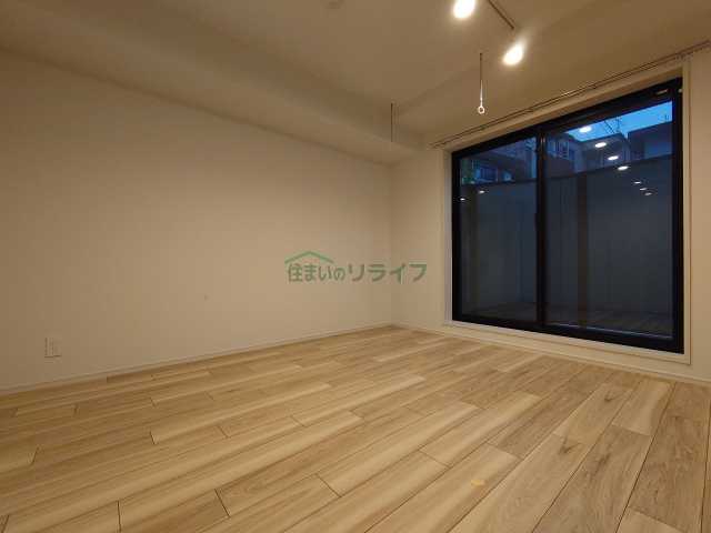 ＪＲ山手線 高田馬場駅 徒歩7分 4階建 築4年の居間写真