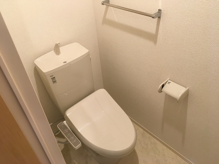 ＪＲ常磐線 いわき駅 徒歩33分 2階建 築8年のトイレ写真