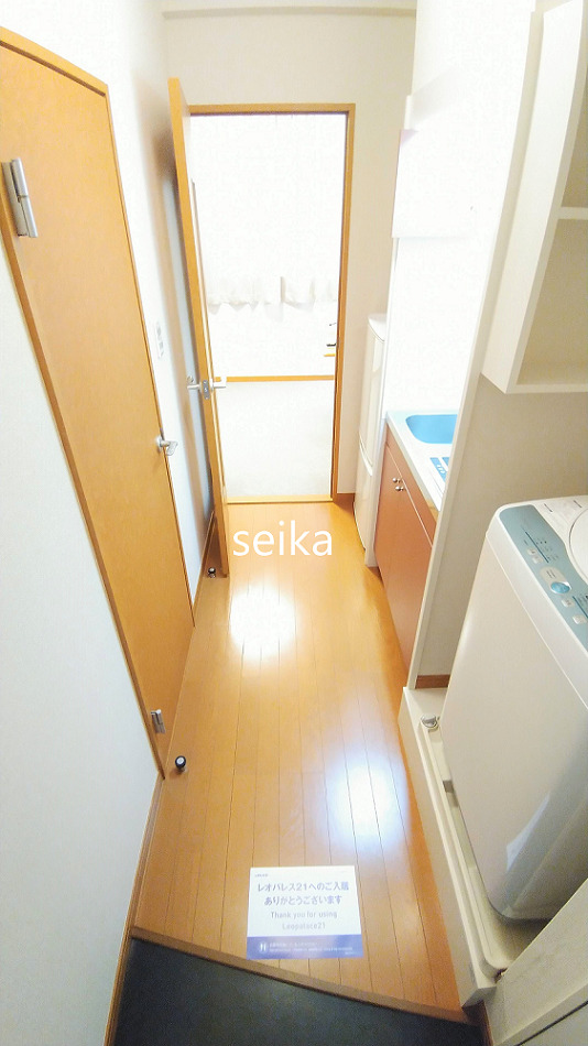 エントランス　同タイプの為実際とは異なる場合がございます