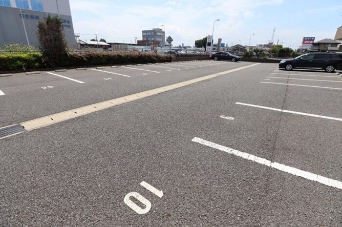 駐車場　駐車場完備です