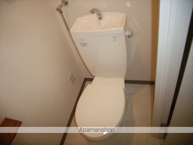 地下鉄東豊線 福住駅 徒歩9分 4階建 築15年のトイレ写真