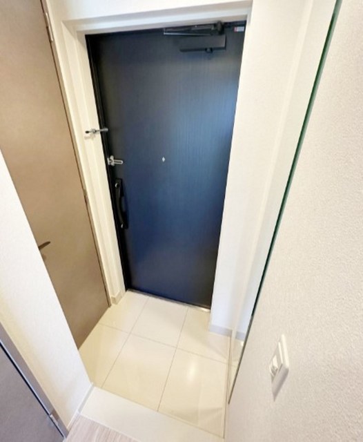 玄関　別部屋同仕様タイプ