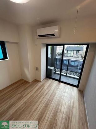 ＪＲ中央線 東中野駅 徒歩10分 11階建 築3年の居間写真
