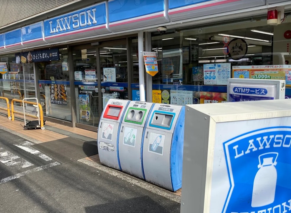 コンビニ　ローソン八雲二丁目店（コンビニ）まで387m