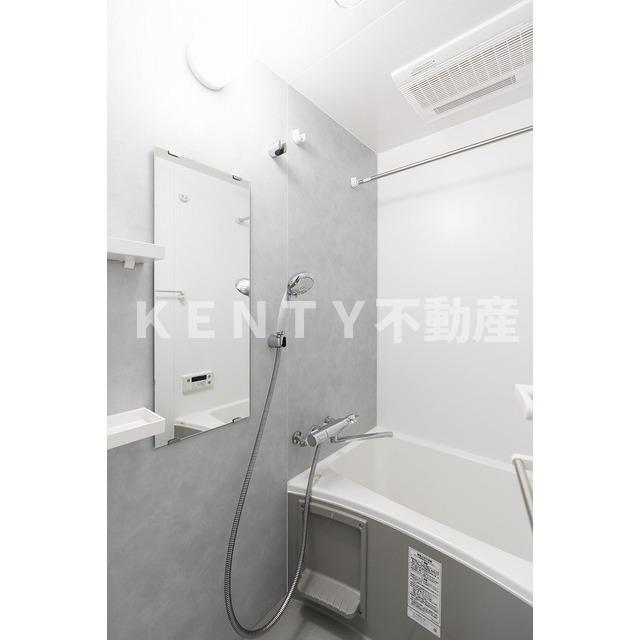 バス・シャワールーム　コンパクトで使いやすいお風呂です