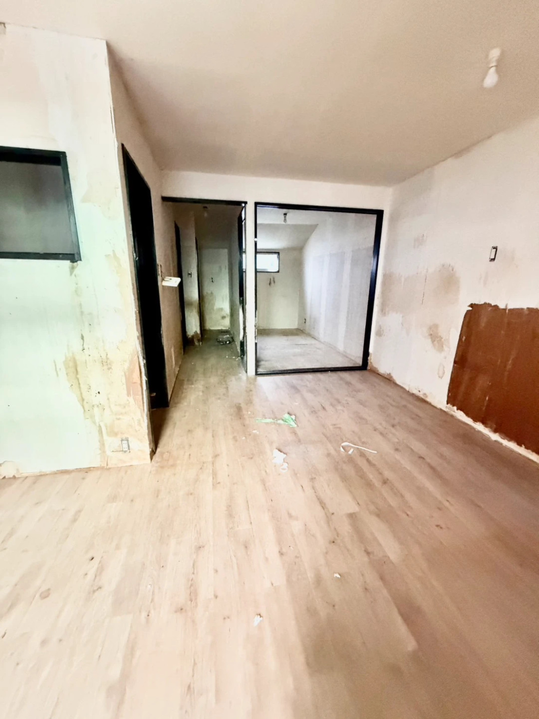 服部南町3丁目戸建の居間写真