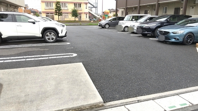 駐車場　駐車場