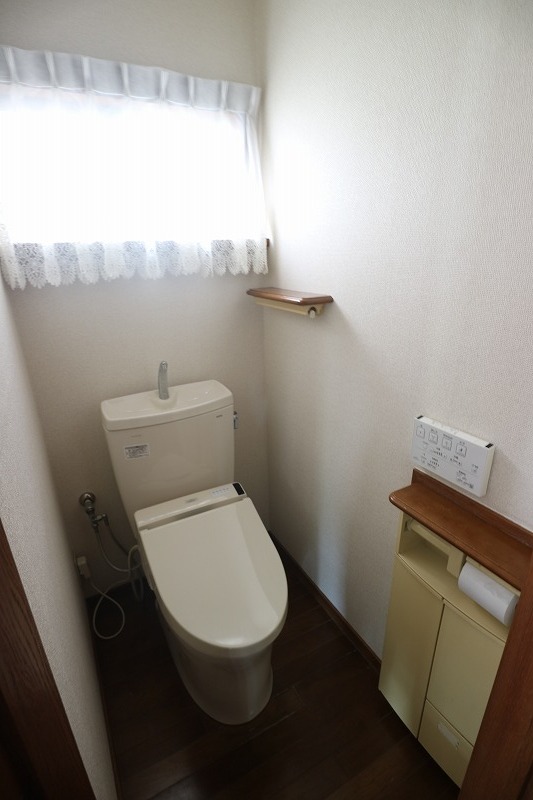 下井草3丁目戸建のトイレ写真