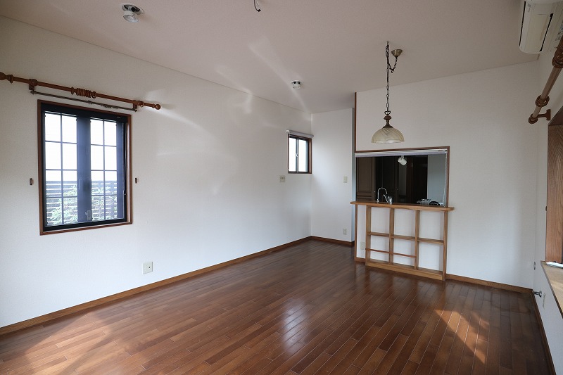 下井草3丁目戸建の居間写真