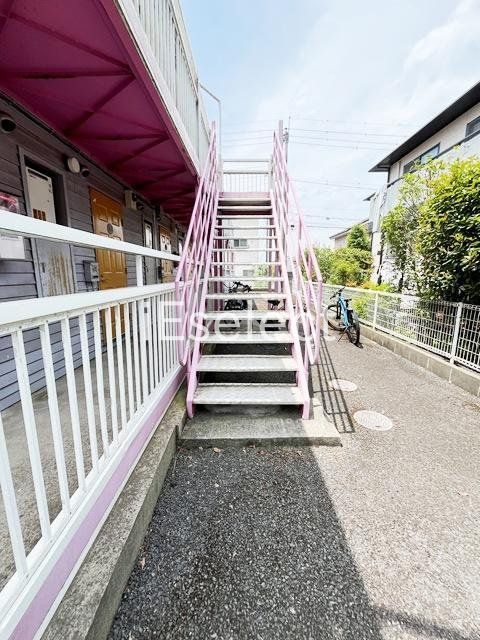 その他　2階に行く階段です。