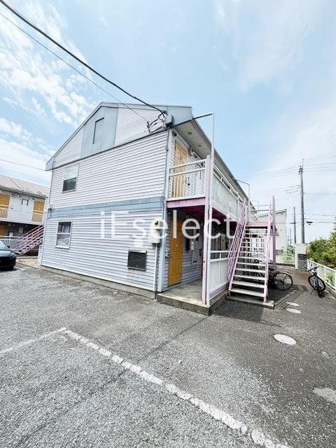 建物外観　閑静な住宅街に立地