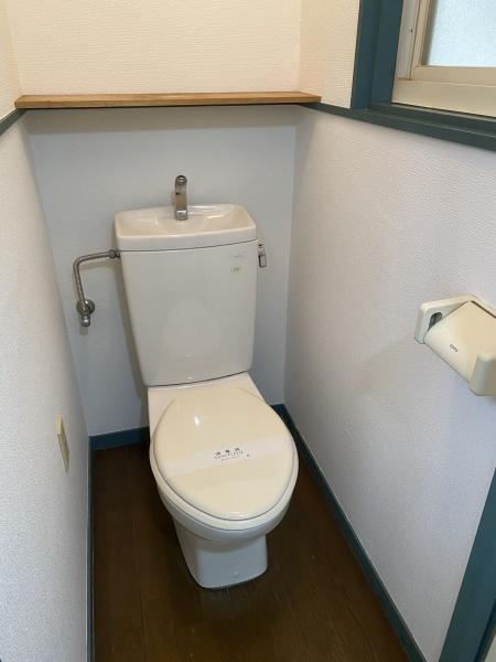 池田東町貸家のトイレ写真