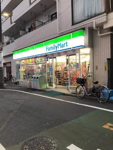 コンビニ　ファミリーマート 市谷台町店（コンビニ）まで148m