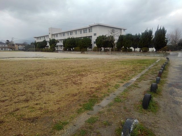 小学校　鳥栖市立基里小学校（小学校）まで1070m