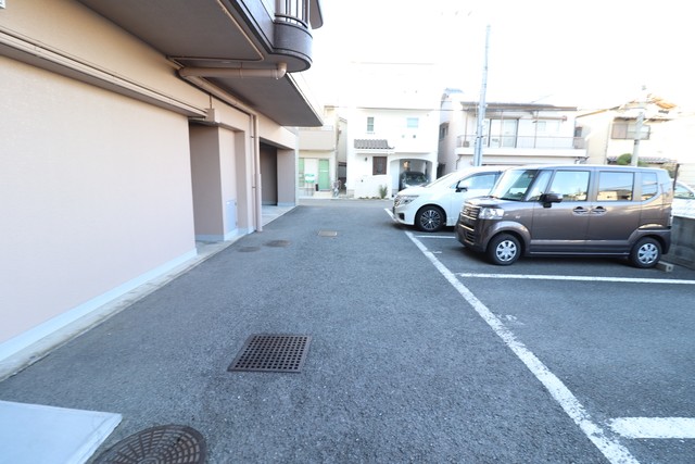 駐車場　敷地内駐車場