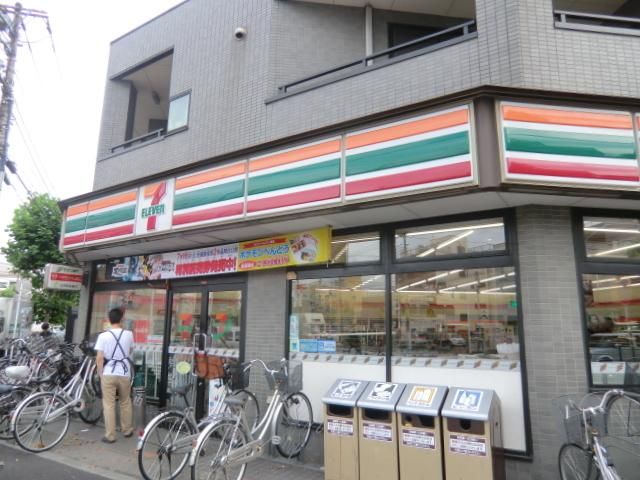 コンビニ　セブンイレブン（コンビニ）まで359m