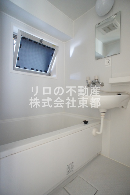 バス・シャワールーム　洗面ボールと一体型のバスルームです♪