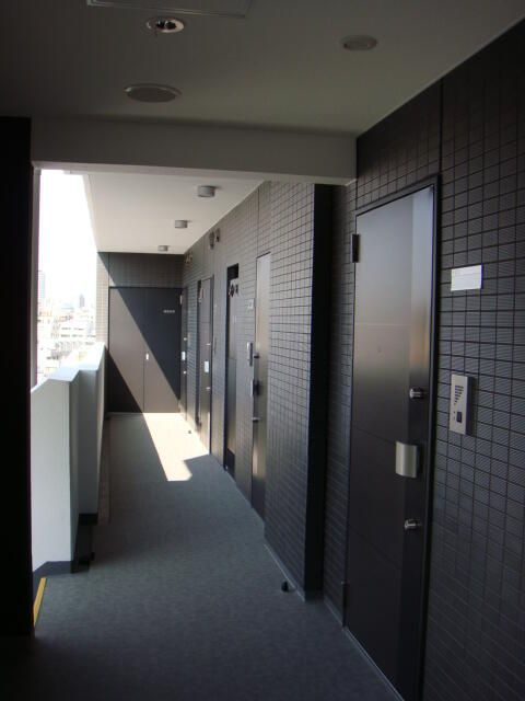 ロビー　■宅配ＢＯＸ■駐輪場（スライド式自転車ラック）