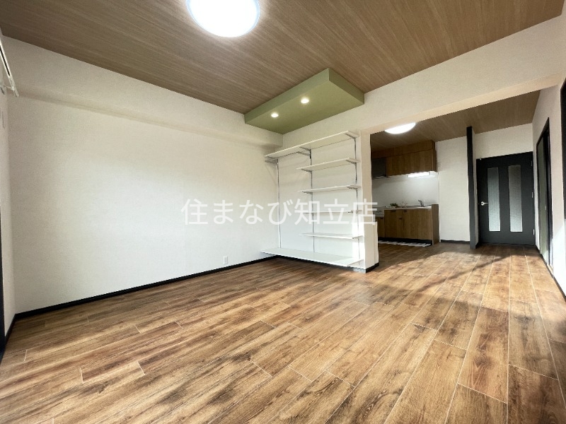 居室・リビング　同型別部屋写真