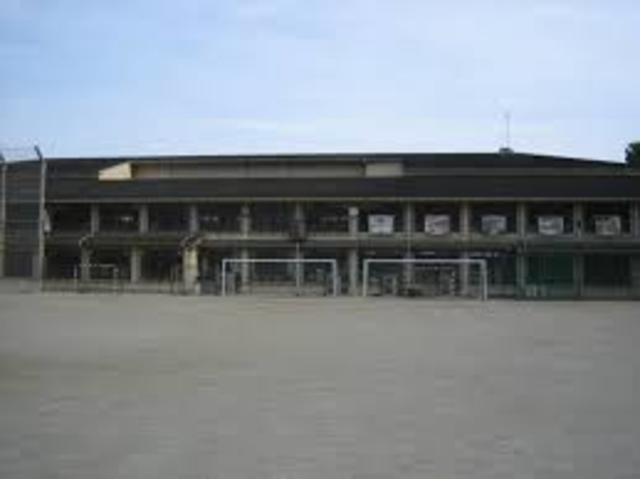 中学校　京都市立西賀茂中学校（中学校）まで1189m