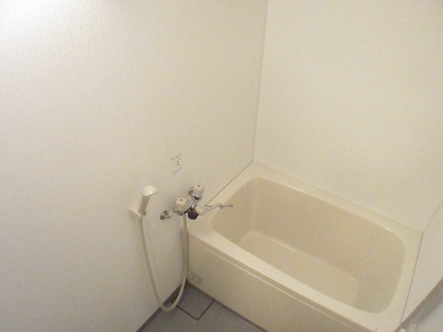 バス・シャワールーム　※別部屋参考写真
