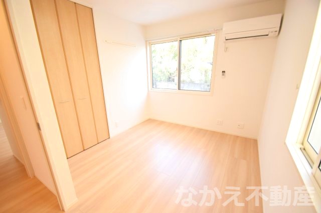 その他部屋・スペース　開放的な寝室です