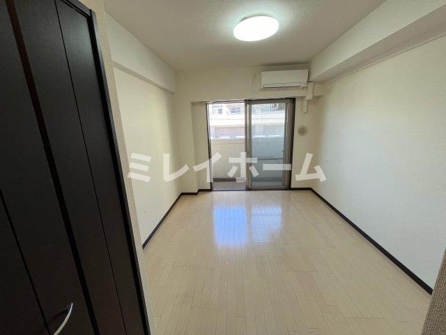居室・リビング　同建物内、別のお部屋の参考写真になります。