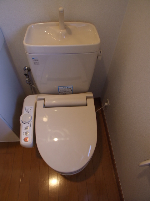 トイレ　ウォシュレット完備★付いてそうで有りませんよ★