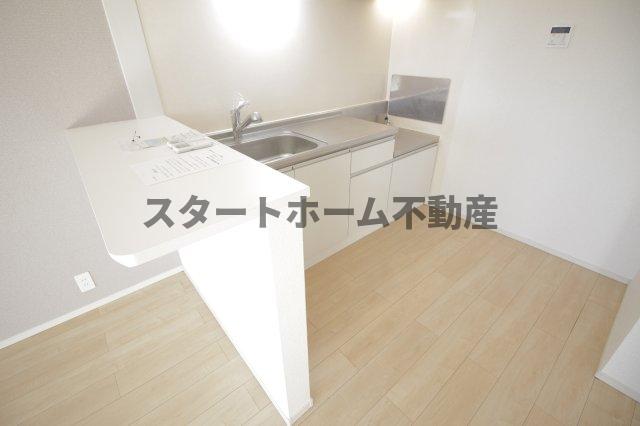 キッチン　コンパクトなキッチンで掃除もラクラク